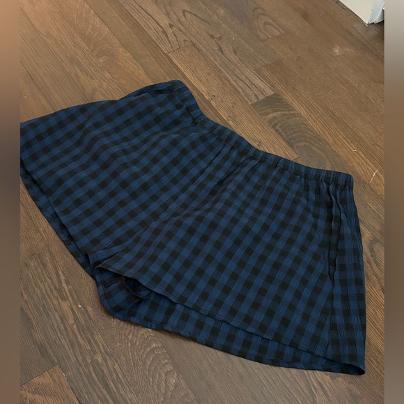 FLL SHORTS - Picture 3 of 3